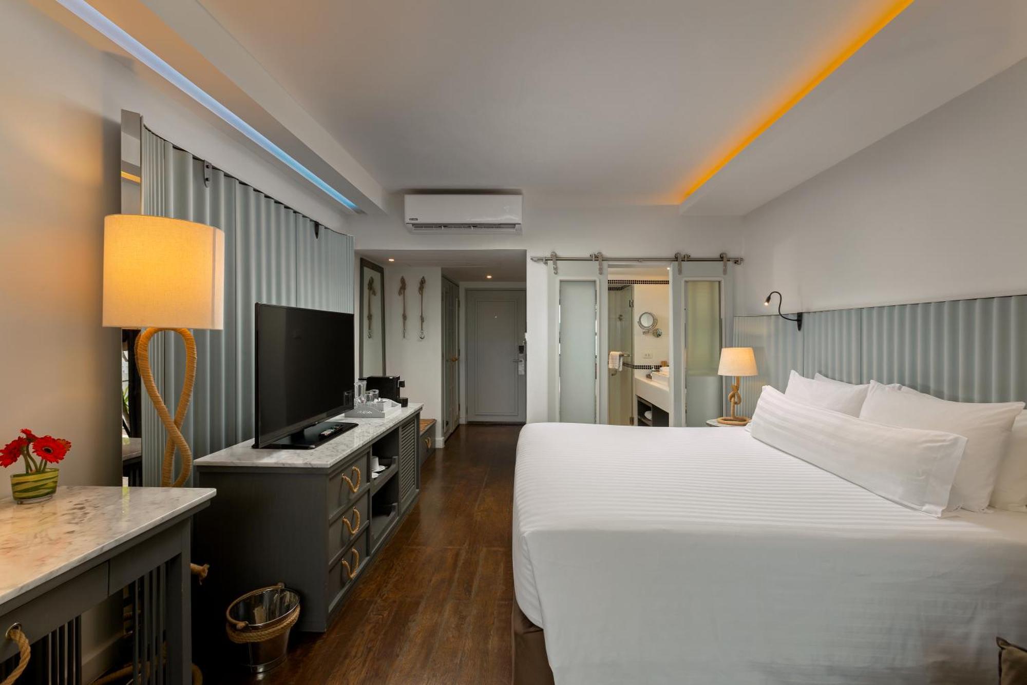 เดอะ โบทเฮ้าส์ ภูเก็ต  Hotel หาดกะตะ ภายนอก รูปภาพ