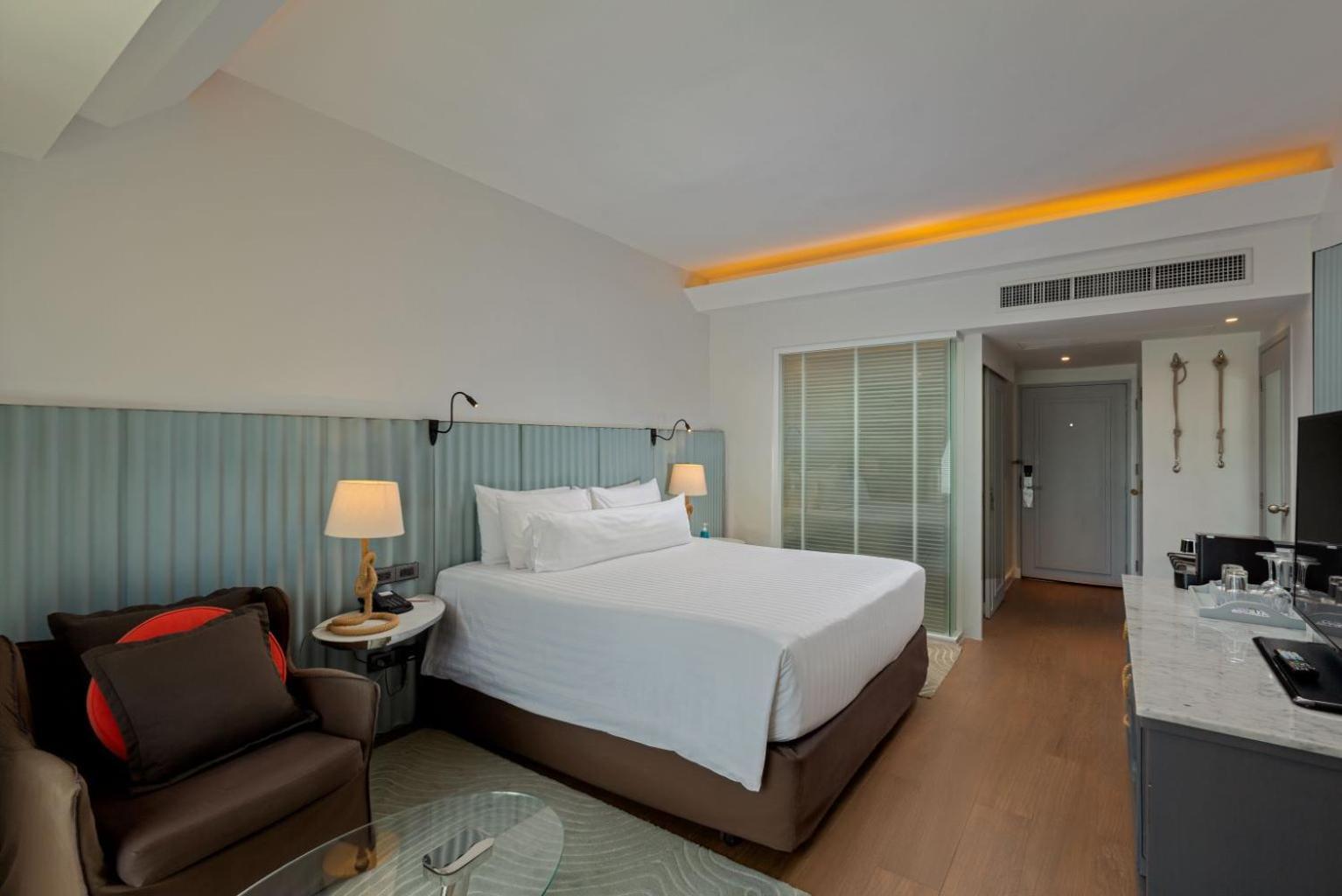 เดอะ โบทเฮ้าส์ ภูเก็ต  Hotel หาดกะตะ ภายนอก รูปภาพ